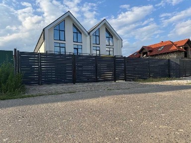 Продается триповерховий таунхаус. Жуляни., Торг