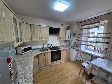 Продам 3комн квартиру с капремонтом.