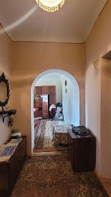 Продам 2-во кімнатну високогабаритну.