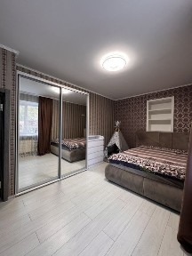 Продається простора 3х кім. Квартира зі свіжим ремонтом