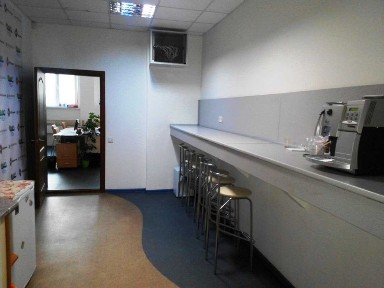 Фасадне приміщення 130м2. Окремий вхід. КПІ.