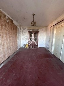 Продаж трикімнатної квартири під ремонт на мкрн. Вечірному