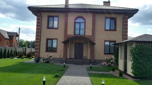 Оренда половини будинку. с.Нові Петрівці. вулНово-Київська. Гараж. Власник