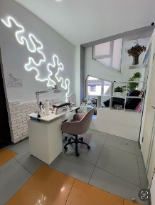 В центрі міста Продаж діючого прибуткового бізнесу салон краси