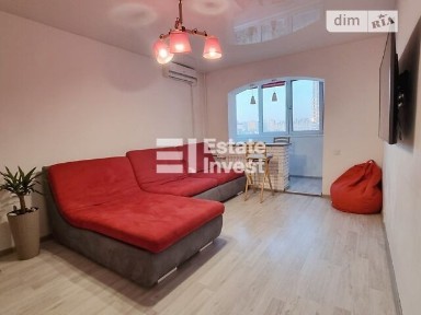 Здається простора 3-кімнатна квартира в Оболонському районі