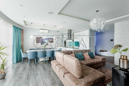 Зарічна вулиця, район Дарницький, Київ, метро Славутич, вул. Зарічна 1В • ID 33302282