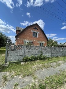 Продаж житлового будинку з землею в с. Потіївка