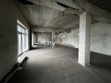 Продається комерційне приміщення поруч із Ужгородом