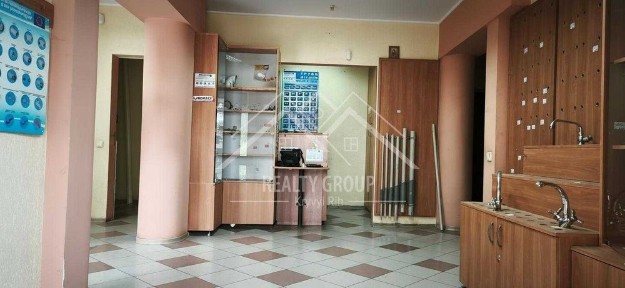 Продається комерційне приміщення у зручній локації