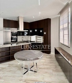 Продажа шикарной новой 3-комнатной квартиры в ЖК люкс-класса 