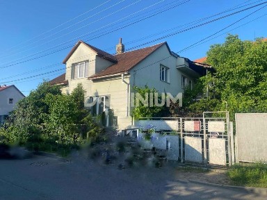 Продається будинок у м. Хуст