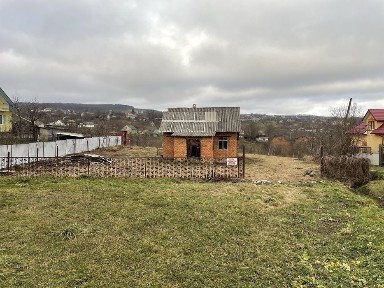 Господарство в мальовничому тихому місці. 60 сот.