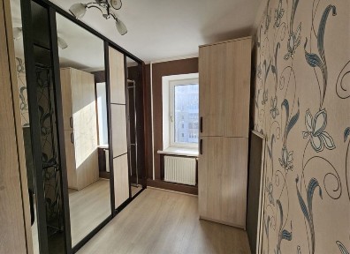 Оренда чотирикімнатної квартири на Урожаї, вулиця Данила Галицького