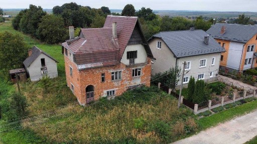 Продається будинок з ділянкою у смт. Меденичі