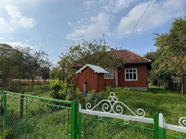 Продаж будинку + велика ділянка у селі Унятичі, біля м. Дрогобич!