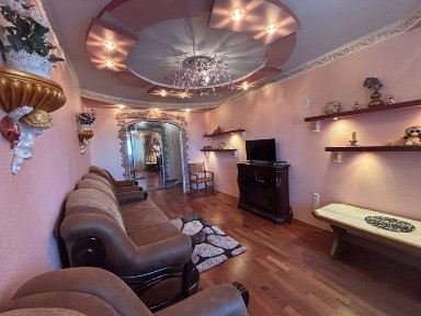 4-кімнатна квартира Озерна