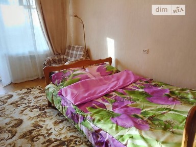 Просторна однокімнатна студія, (40м²), біля метро Святошин, подобово