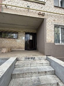 Продається 1 кімнатна квартира в центрально - міському районі.