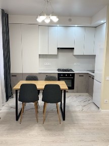 Київська область, Вишневе