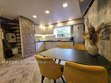 Продам новий будинок в районі Козацького проспекту