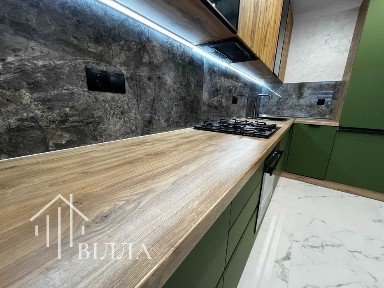 Продам велику 2 кімнатну квартиру в новому цегляному будинку