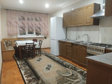 РУСЬКА 3Х КІМН 1-4 ОСІБ 900 грн