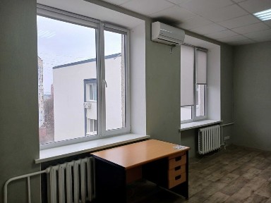 Здам в оренду офіс 22,5 м2 на розі вул. Небесної сотні /бул. Шевченка