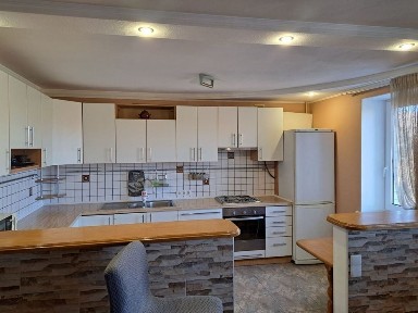 Продаж 4-кімнатної квартири в центрі міста