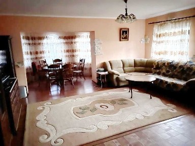 Здам будинок 250 кв. м. в с. Вишеньки. Гараж, свій ставок, альтанка, камін