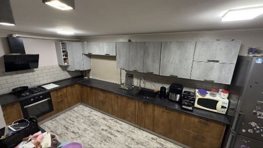 Двоповерховий будинок в Варварівці центр Можливий Торг