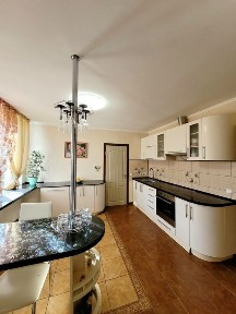 Продаж будинку 142 м² та ділянкою 5 сот в передмісті Житомира