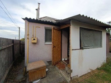 Продам 1\2 будинку м. Зміїв