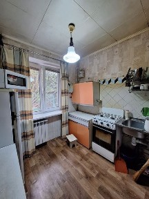 Продам 2х комнатную квартиру Ивана и Юрия Липы 1 этаж с балконом