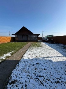 Продається затишний будинок біля Дніпра з власним пляжем!