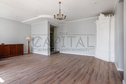 Оренда 3-к квартири на Бессарабській площі