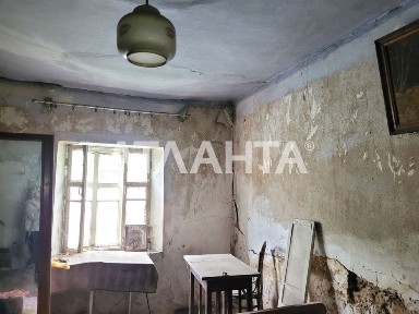 Дом под реконструкцию в центре села В. Дальник