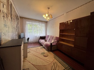 Продаж 2-кім квартири на Виставці