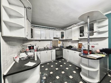 Продаж котеджу біля парку Національного Відродження