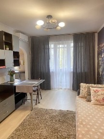 2 кімнатна квартира центр Небесна Сотня 40