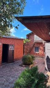 Будинок із земельною ділянкою в Центрально міському районі