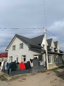 Двоповерховий будинок у центрі Делятина