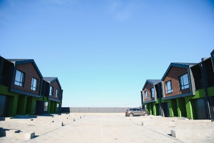 Продається котедж 120 кв. м, на вул. Зелена 15/1 з власною ділянкою