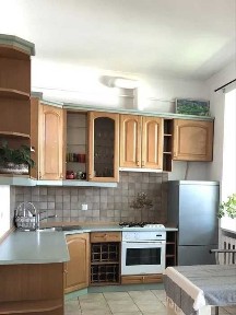 Догострокова оренда трьохкімнатної квартири 2 хвилини до метро Нивки