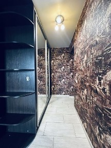 Продам 2-х шку І. Сірка автономка