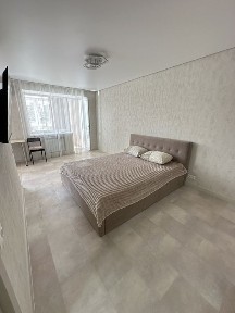 Почасово, посуточно МАЛЫЙ РЫНОК люкс Добово Малий ринок