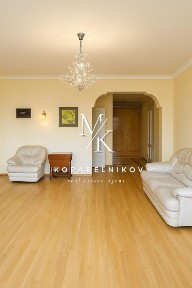 3к квартира біля метро Арсенальна, вул Мазепи 3-Б