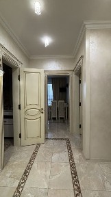 Здається 2-х кімнатна квартира в центральній частині міста (подобово)