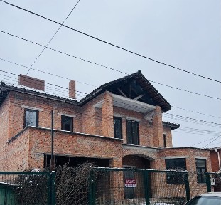 Будинок по вул. Гоголя, поруч ТЦ «Гермес»