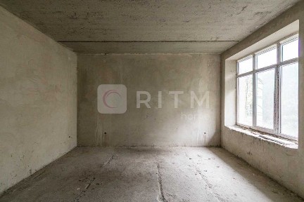 Продається 4-кімнатна квартира на вул. Тролейбусній