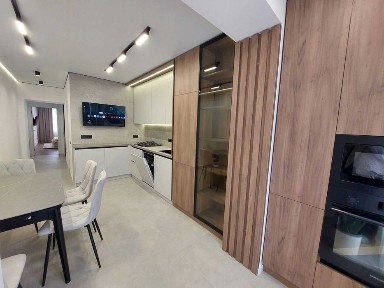 Продаю 1 кімнатну квартиру з ремонтом та меблями по вул. Височана